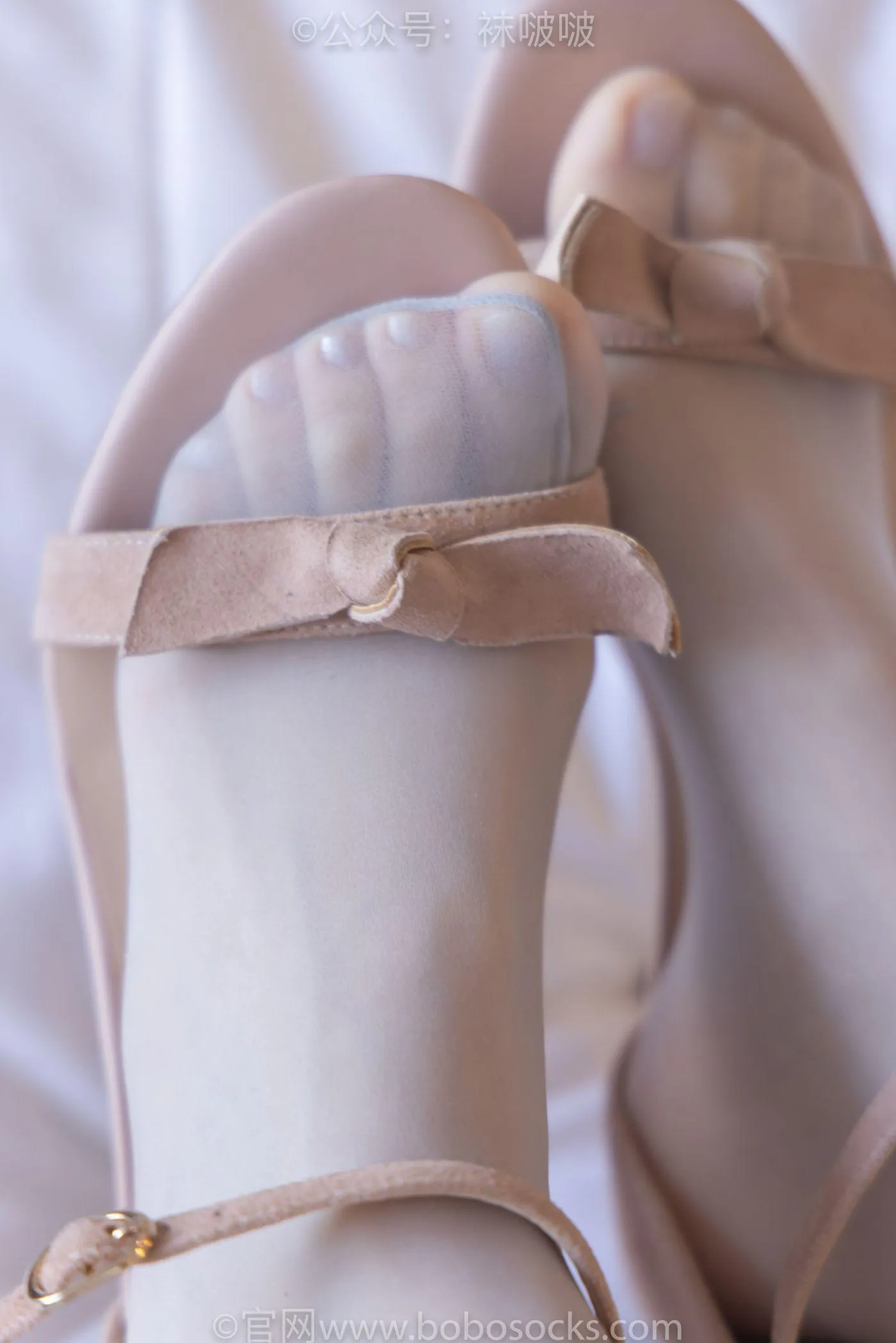 [BoBoSocks袜啵啵]NO.083 稚予-高跟鞋、凉鞋、白丝、裸足涂白色指甲油剧情 [140P]插图2